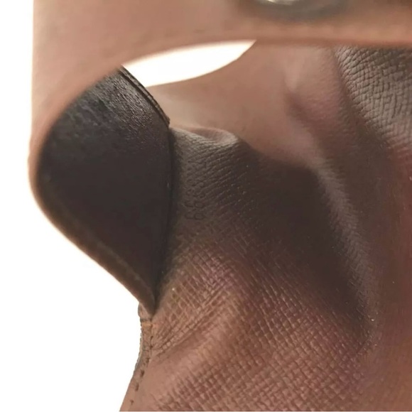 Louis Vuitton Monogram 4 Ring Key Case - Picture 8 of 8